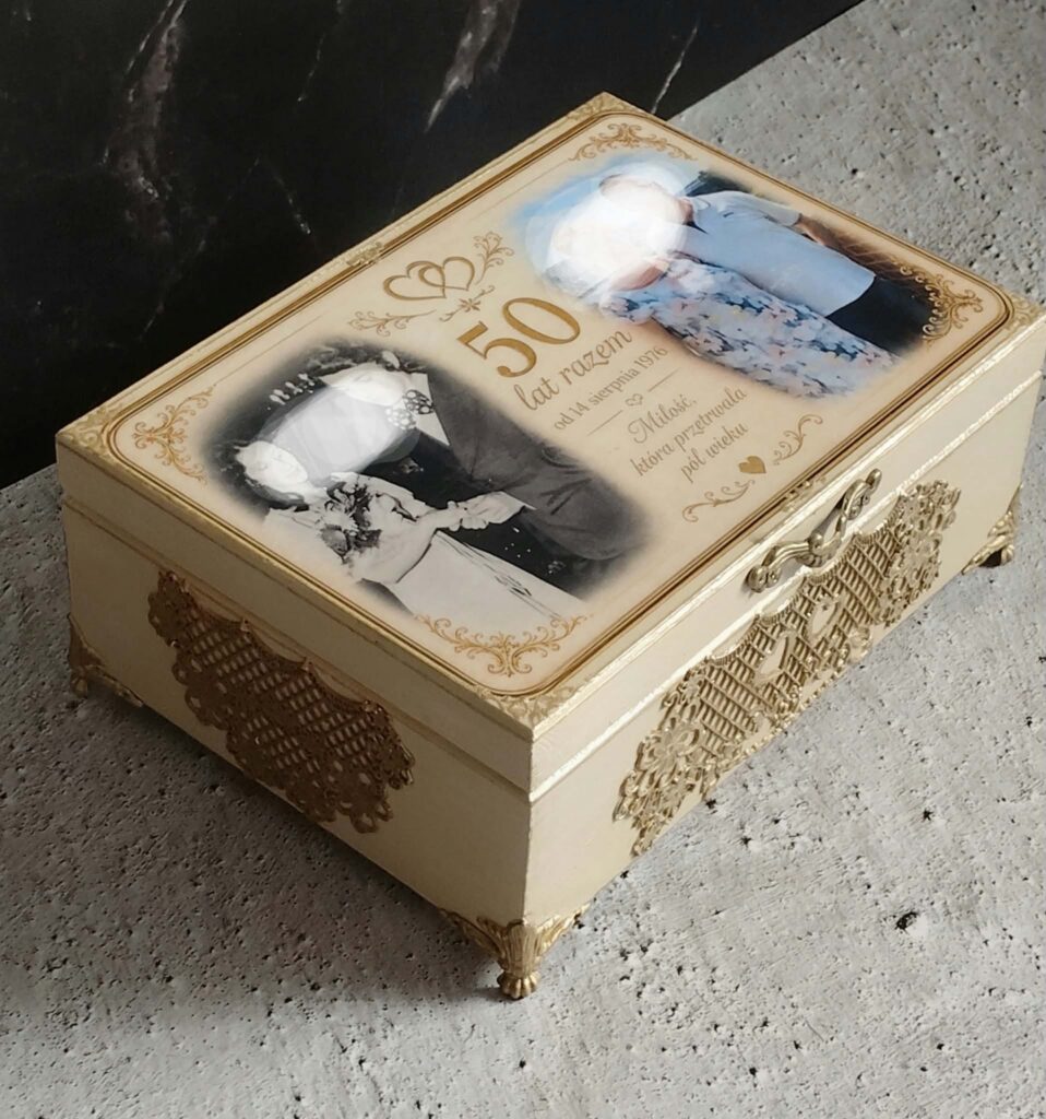 personalizowany prezent na rocznicę pudełko ze zdjęciami ręcznie robione rękodzieło drewniane